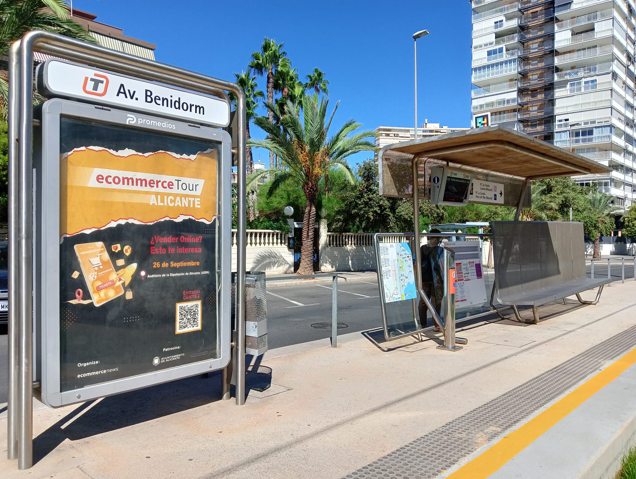 Mupi auditado en corredor de Playa de San Juan, Alicante
