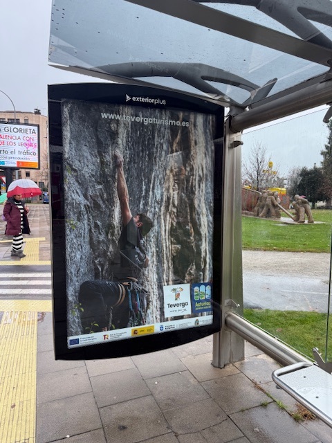 Marquesina publicitaria en calle Mariano Andrés, León