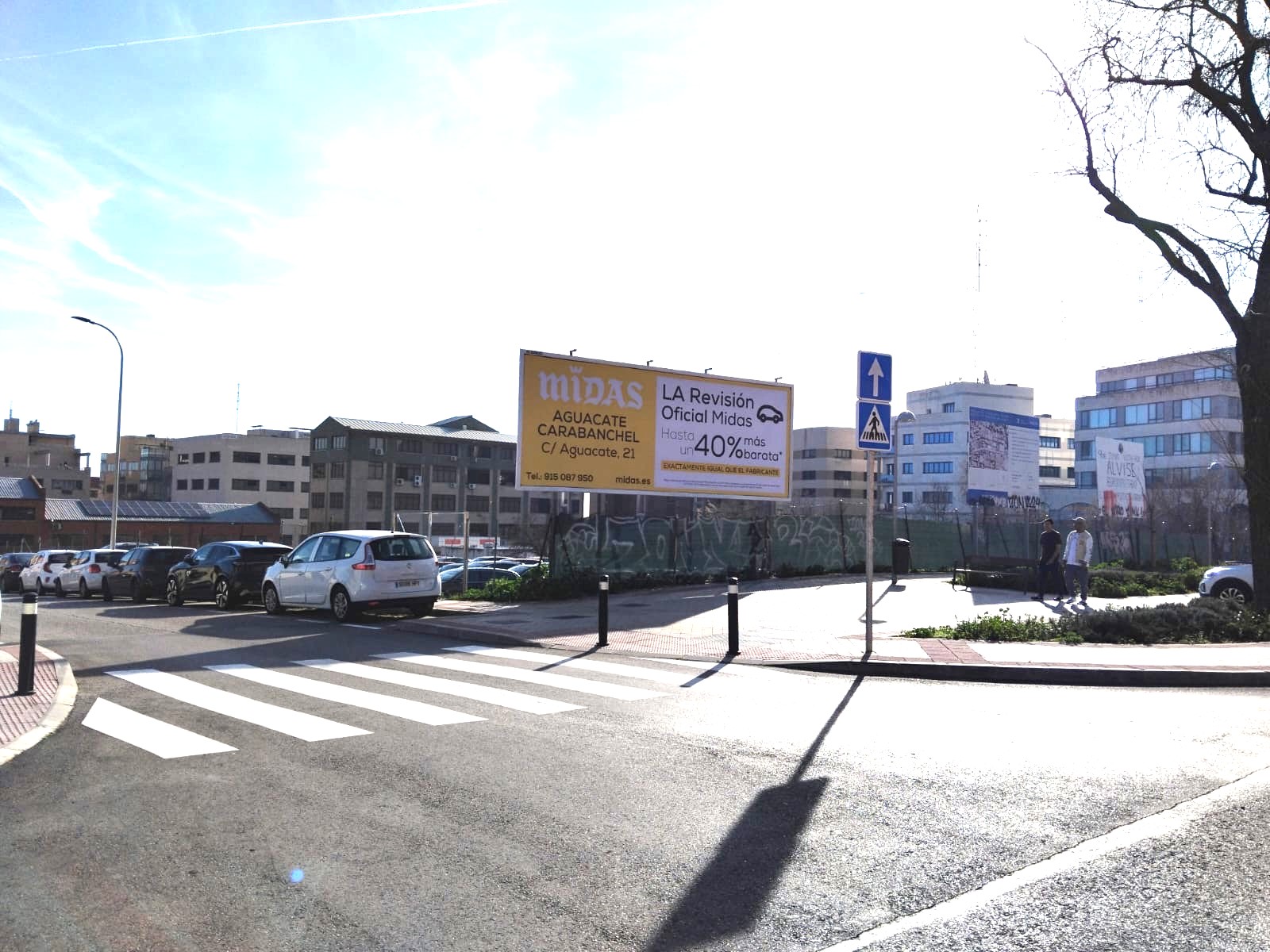 Campaña de retail con vallas publicitarias en Madrid, eje sureste y polígono El Aguacate