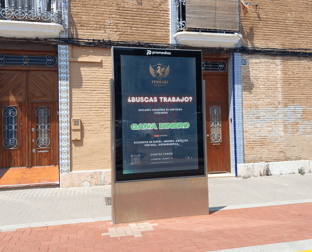 Auditoría fotográfica de mupi de telco en zona universitaria de Valencia