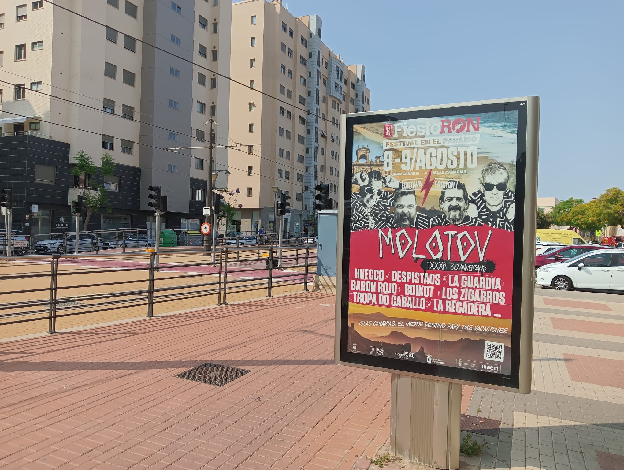 Campaña de publicidad en mupi en la estación de El Campello, El Campello
