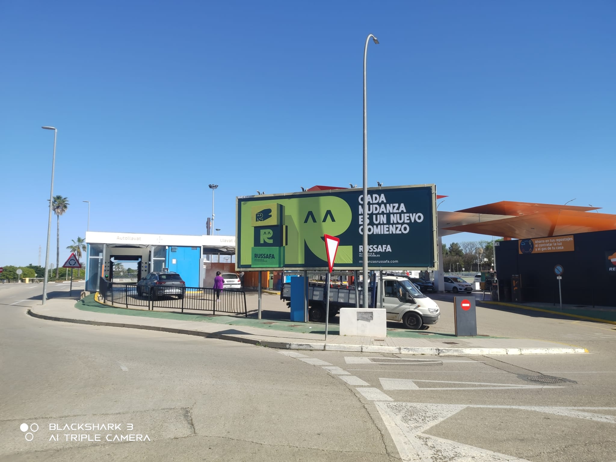 Auditoría de campaña retail en valla 8x3 junto al CC Kinépolis, Valencia