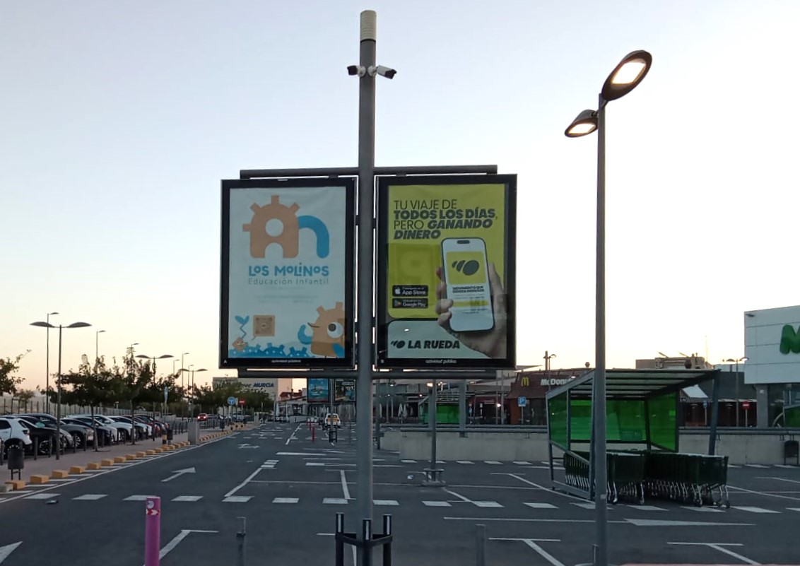Campaña de publicidad en mupi doble en Montevida, Murcia