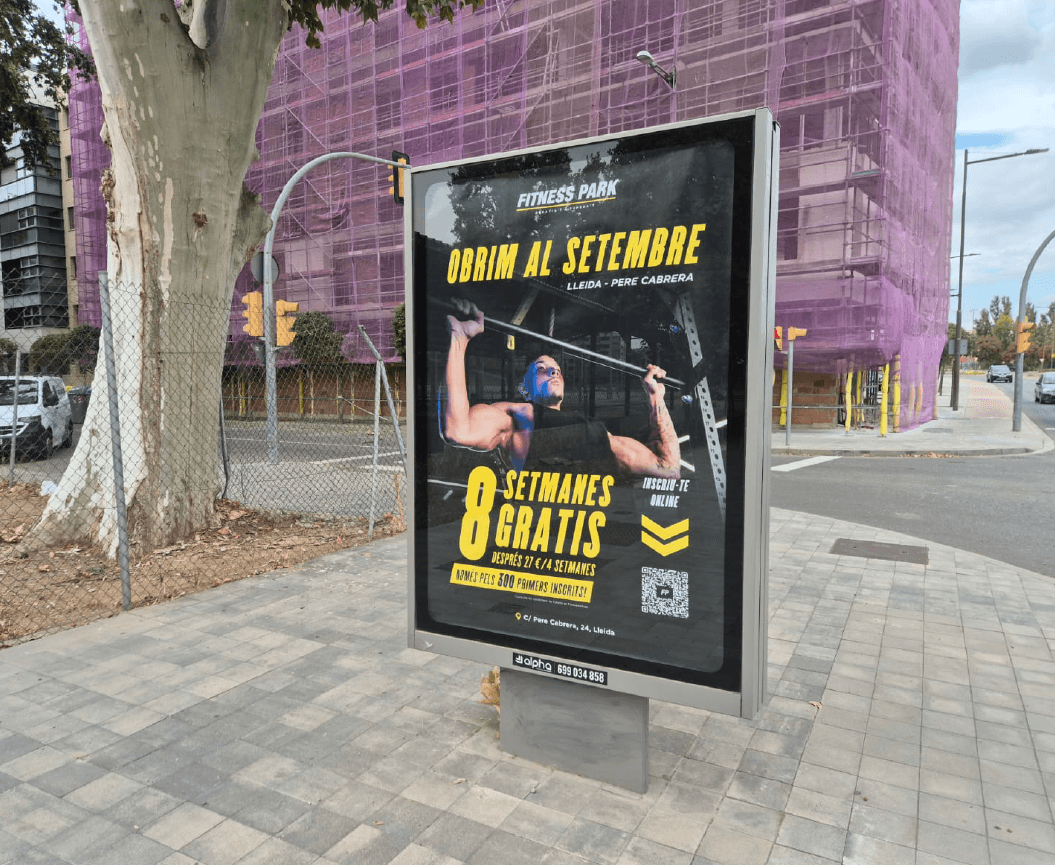 Campaña de publicidad en mupi en la avenida de Victoriano Muñoz, Lleida