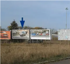 Vallas en las glorietas de Astegieta, acceso a Vitoria-Gasteiz desde el aeropuerto de Foronda