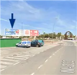 Vallas en la entrada a Los Alcázares desde Los Urrutias, frente al parque de bomberos