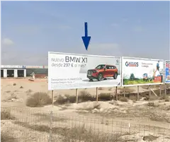 Valla publicitaria de 8 x 3 m en la glorieta que descarga la autovía de Albacete hacia el Paseo de la Cuba y hacia Campollano