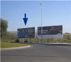Valla publicitaria en la avenida de Francia, glorieta de la avenida de Grecia junto al Mercadona, Villarreal