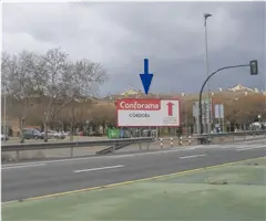 Valla publicitaria en la carretera de Palma del Río A-431, número 8, en el desvío hacia Leroy Merlin y Decathlon, Córdoba