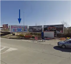 Valla publicitaria en la rotonda de Adeca, dirección norte, dentro del Parque Empresarial Campollano de Albacete