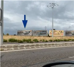Valla publicitaria de 8 x 3 metros en el giro de la carretera de Villaviciosa que reparte hacia el Centro Comercial Tres Aguas, Alcorcón
