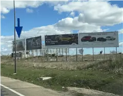 Avenida de la Lengua Española, Leganés: gran formato delante de la ampliación de Parquesur y en sentido Villaverde
