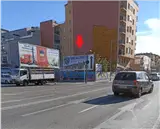 Cara de 24 m² donde la carretera Carles Rahola desemboca en la de Barcelona, a la altura de El Corte Inglés de Girona