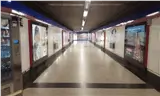 Jet publicitario en el pasillo de la estación de Velázquez, línea 4 de Metro de Madrid