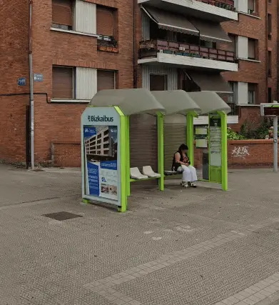 marquesina de mupi exterior en Molina marquesina de mupi exterior en Molina