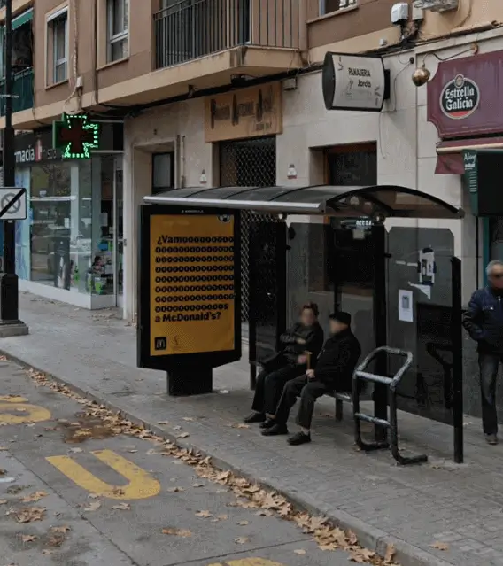 marquesina de mupi exterior en Sevilla marquesina de mupi exterior en Sevilla