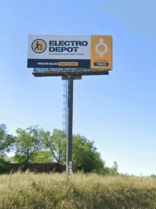 Campaña de un monoposte exterior en Barcelona Campaña de un monoposte exterior en Barcelona