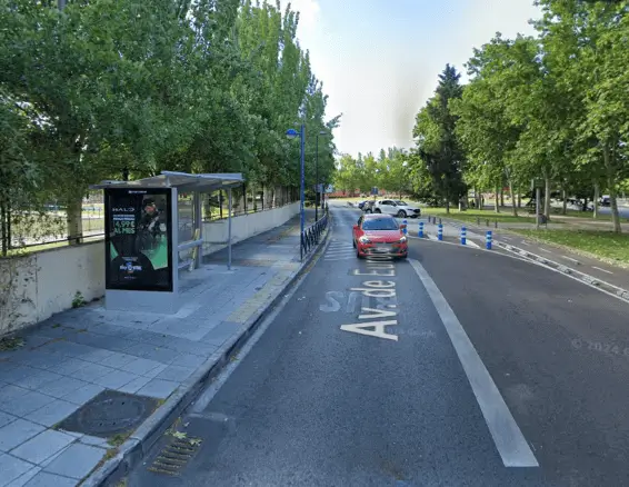 Zona Comercial de Leganés Soportes publicitarios en la zona comercial de Leganés