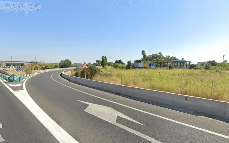 Vallas en accesos a La Pobla de Farnals