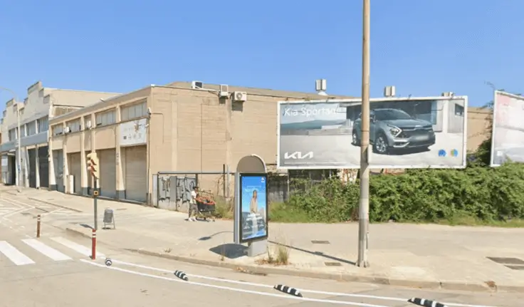 Publicidad exterior en Polígon Pedrosa – Travessia Industrial – Carretera del Mig Vallas y mobiliario urbano en entorno industrial