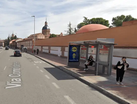 Publicidad exterior en la Vía Complutense Publicidad exterior en la Vía Complutense