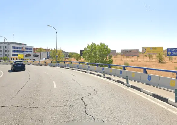 Publicidad exterior en M-616 y Valdelasfuentes Vallas en M-616 y Av. de la Ilusión