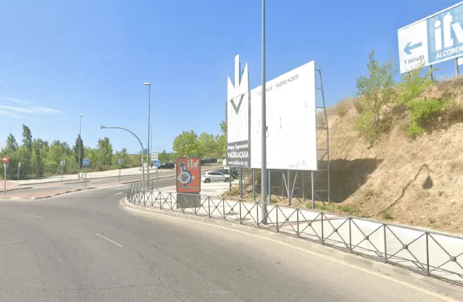 Publicidad exterior en Av. Valdelaparra y polígonos Vallas en rotondas de Valdelaparra y Peñalara