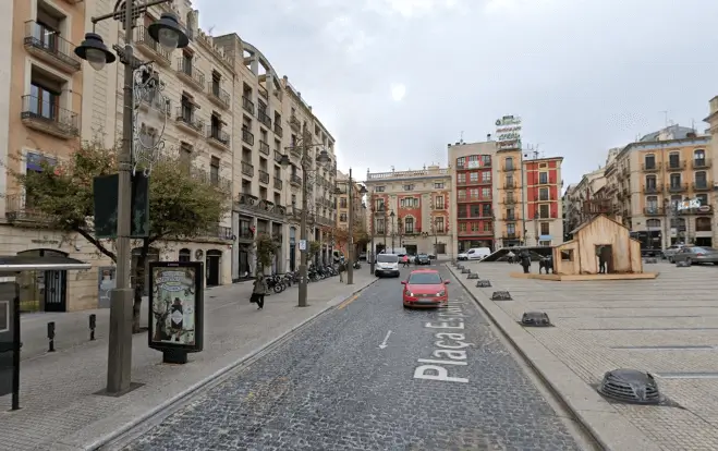 Mupi en Centro Comercial Alzamora, Alcoy Mupi en el Centro Comercial Alzamora de Alcoy