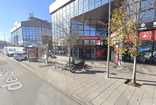 Publicidad exterior en la Avenida de la Cañada, Coslada