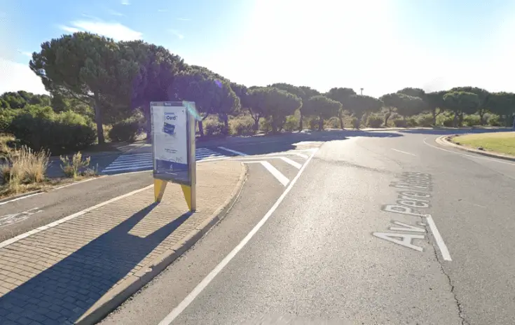 Publicidad exterior en la Avenida Principal de Vila-Seca Soportes publicitarios en la Avenida Principal de Vila-Seca