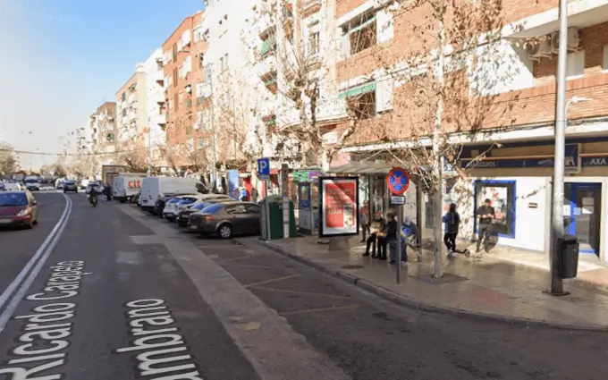 Marquesinas en el barrio de San Roque, distrito más poblado de Badajoz con 14.500 vecinos y eje vertebrador de la zona norte