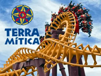 Publicidad exterior en el acceso a Terra Mítica