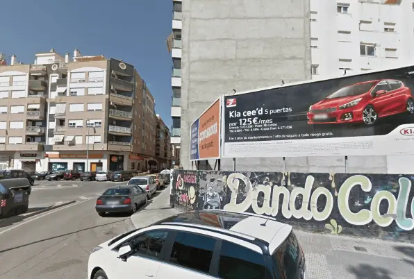 Publicidad exterior en Plaça Generalitat Mupis en Plaça Generalitat y Jaime Chicharro