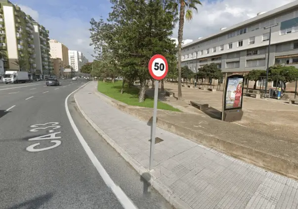 Publicidad exterior en Puerta de Tierra y avenida Andalucía Mupis en Puerta de Tierra y avenida Andalucía