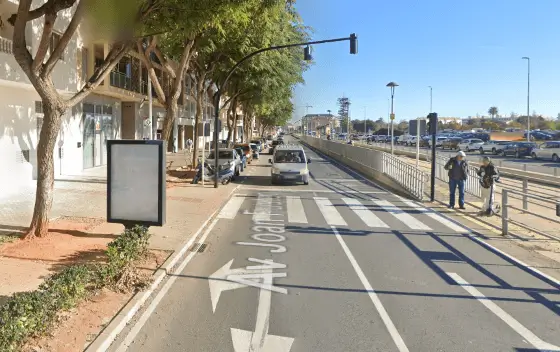 Publicidad exterior en la Avenida Joan Fuster, Dénia Publicidad exterior en la Avenida Joan Fuster, Dénia