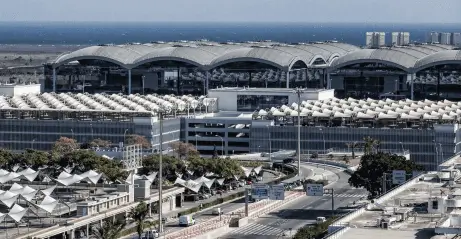 Publicidad exterior en el Aeropuerto de Alicante-Elche