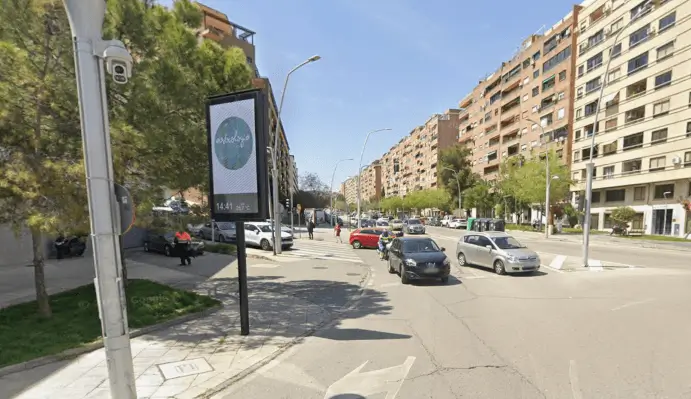 Pantallas digitales y vallas en la Avenida de Andalucía y la Glorieta Blas Infante, principal acceso oeste de Jaén