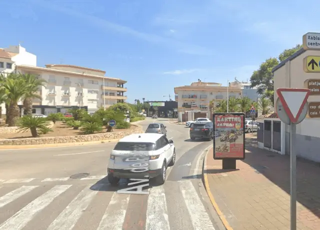 Publicidad exterior en Avenida del Plá y Augusta Publicidad exterior en Avenida del Plá y Augusta