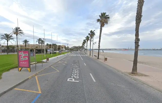 Publicidad exterior en el Passeig Pau Casals Publicidad exterior en el Passeig Pau Casals