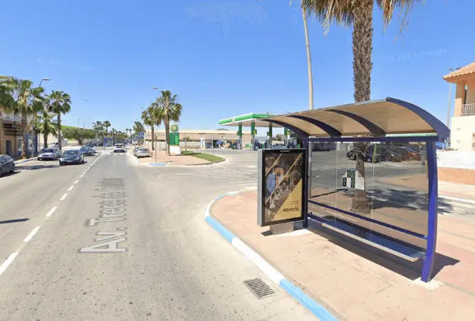 Publicidad exterior en Avenida Trece de Octubre