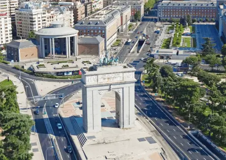 Publicidad exterior en Moncloa y Argüelles Publicidad exterior en Moncloa y Argüelles, Madrid