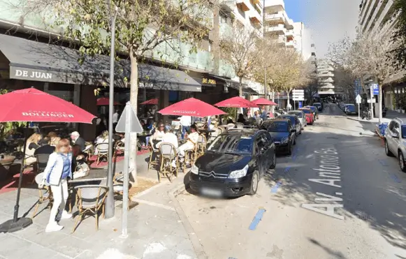 Mupis y marquesinas en Paseo Marítimo y Palacio de Congresos