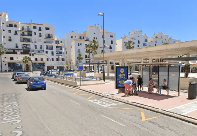 Marquesinas y mupis en San Pedro de Alcántara y Guadalmina