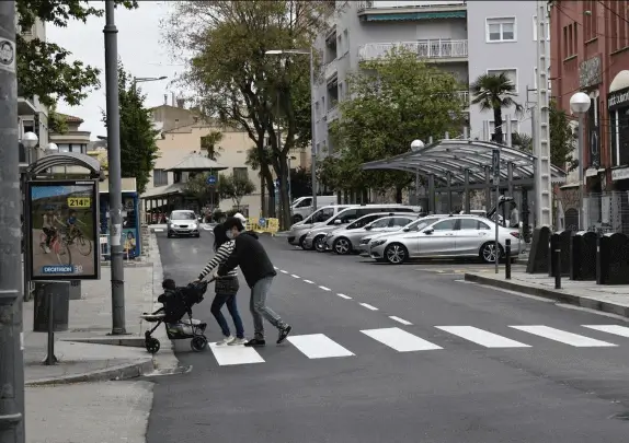 Publicidad exterior en la Avenida Badalona