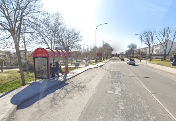 Barrio de Los Manzanos y antigua N-V Zona residencial y acceso histórico en Navalcarnero