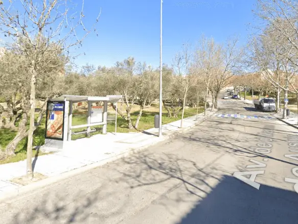 Avenida Doña Mariana de Austria y entorno deportivo Eje deportivo y residencial en Navalcarnero