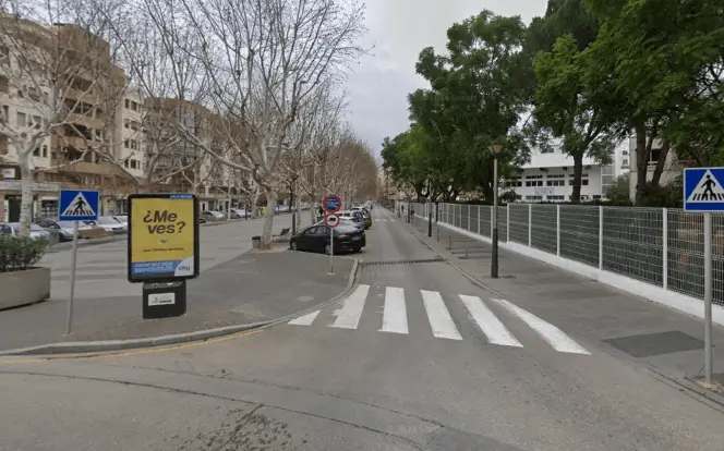 Publicidad exterior en el centro de Oliva Mupis en el centro urbano de Oliva