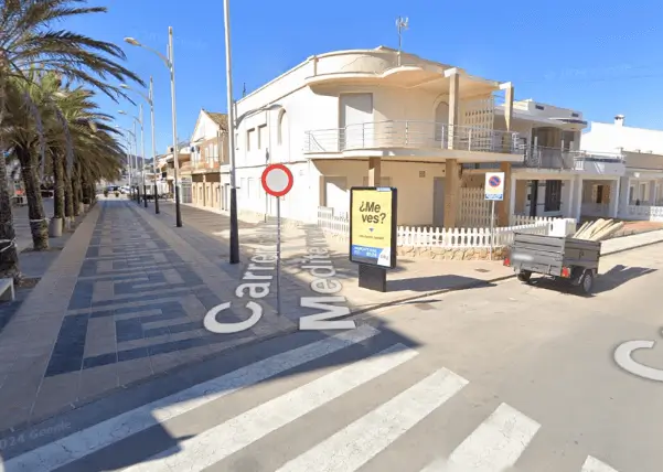 Publicidad exterior en la playa de Oliva Soportes en la playa de Oliva