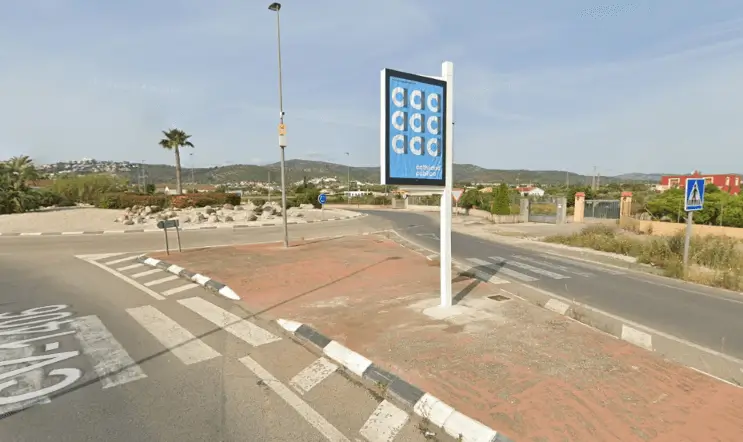 Vallas en accesos a Peñíscola desde N-340