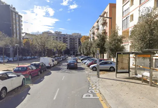 Publicidad exterior en el Passeig de la Mata y la Avinguda del Segle XX, Reus Publicidad exterior en el Passeig de la Mata y la Avinguda del Segle XX, Reus